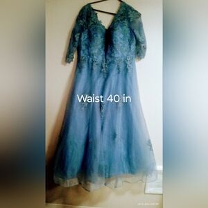 Elegant Blue Lace Evening Gown